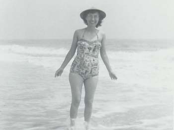 Mom Swimming_1